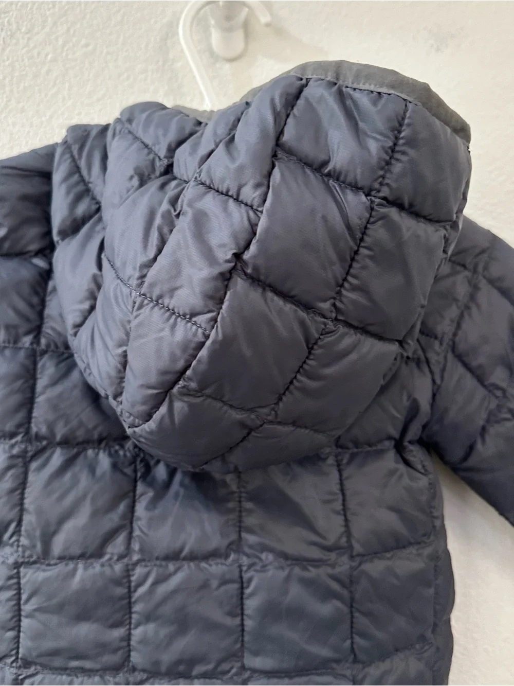 The North Face Kids' Thermoball Hooded Full Zip Jacket Size 12 - 18M Gray